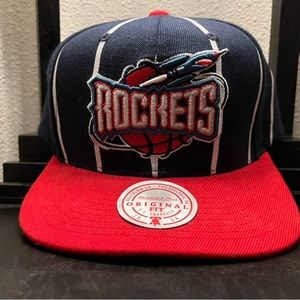 Houston Rockets Mitchell and Ness adjustable Cap, the condition it’s used
